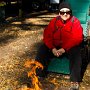 <p align=left>Contrairement à Heritage village, au camping de Jekyll Island, on peut faire un feu. Attention aux feuilles de chêne tout autour? Pas du tout, on dirait qu'elles ne brûlent pas.